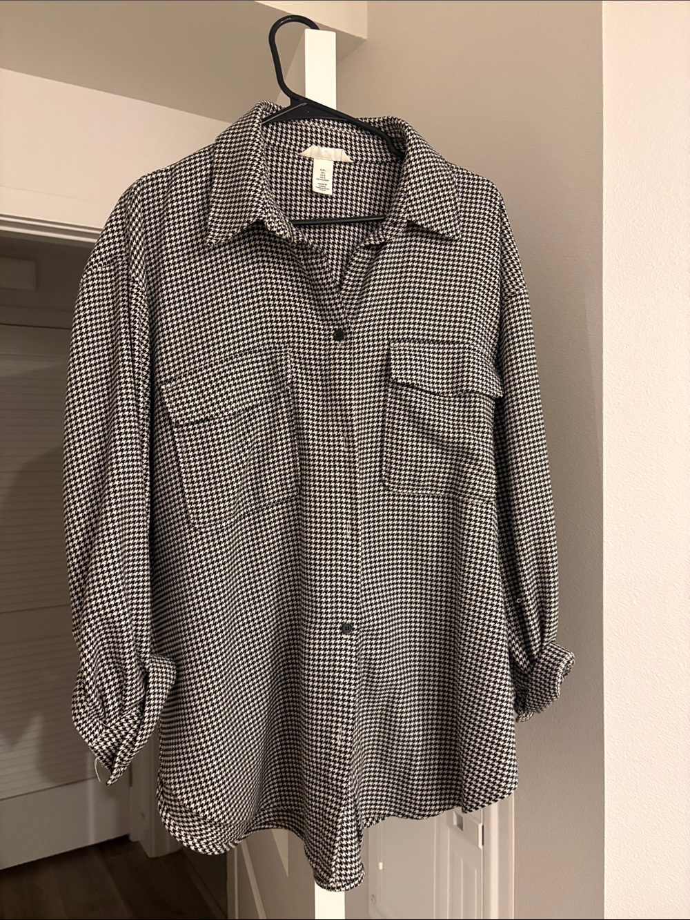 H&M Black and White Houndstooth Button-Down Shirt